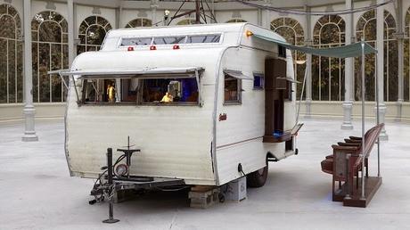 Agenda de Exposiciones:  Una caravana en mitad del Palacio de Cristal, el museo Cerralbo y el arte contemporáneo.