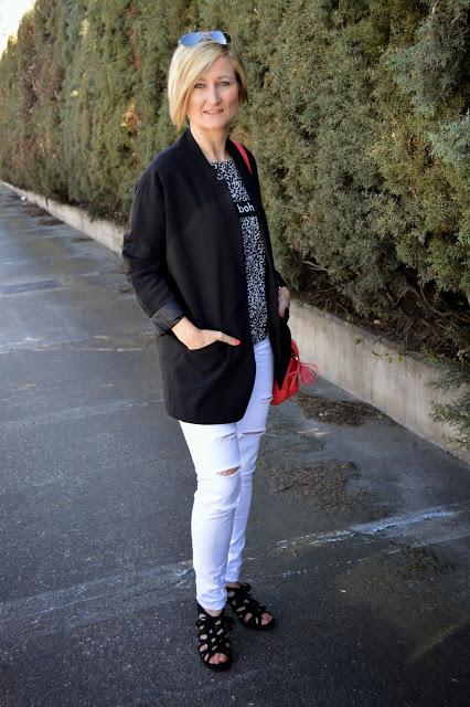 Casual Black and White. Touch Orange.