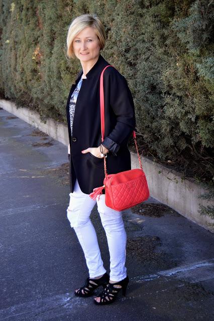 Casual Black and White. Touch Orange.