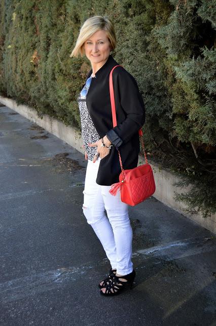 Casual Black and White. Touch Orange.