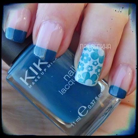 Nail Art Blue Flower
