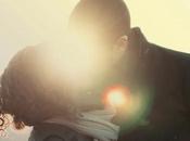 beso...Le sanaría alma.