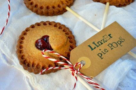 Linzer pie pops