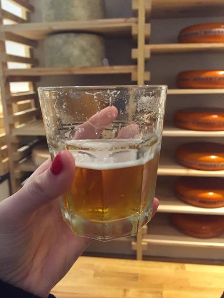 La Manducateca: queso, cerveza y amigas en Bilbao.