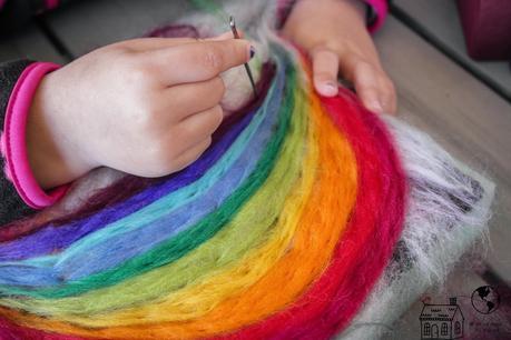 Experimentar el color con lana (DIY con niños) diy tapiz de lana tecnica niños