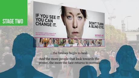 Una valla publicitaria para que las personas presten verdadera atención a la violencia de género.
