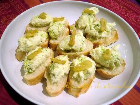 Montaditos de brandada de bacalao y aceite de perejil