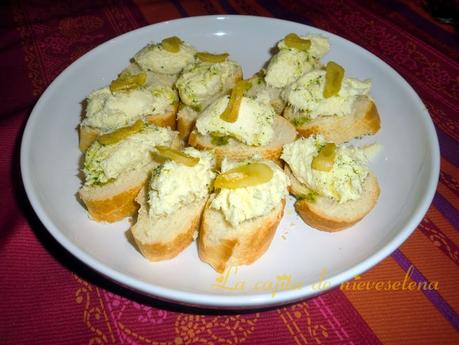 Montaditos de brandada de bacalao y aceite de perejil