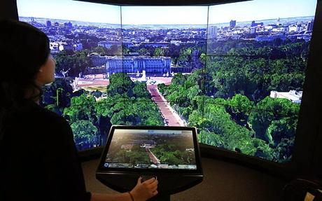 Google abre su primera tienda física en Londres llamada The Google Shop.