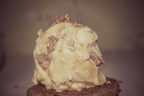 HELADO DE PLATANO CON CHIPS Y MANGO