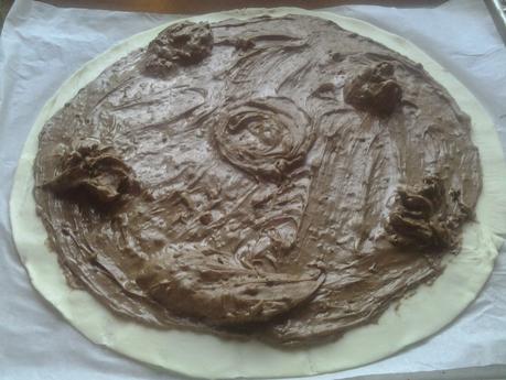 ESTRELLA DE HOJALDRE Y CREMA DE AVELLANAS