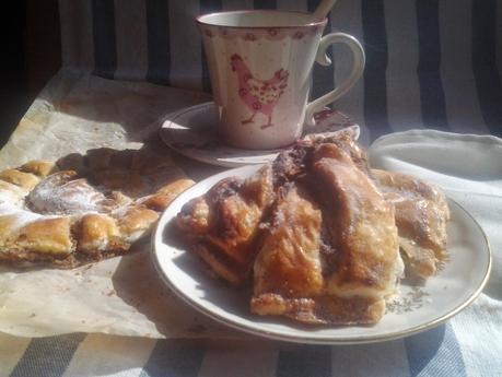 ESTRELLA DE HOJALDRE Y CREMA DE AVELLANAS