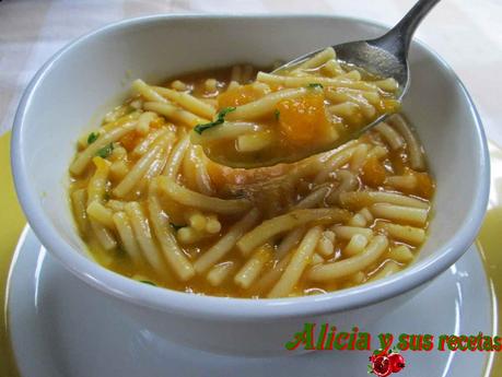 SOPA DE FIDEOS A LA ZUCCA