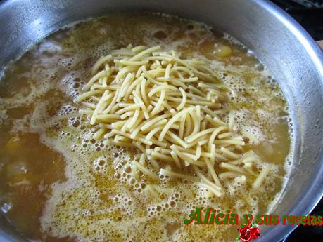 SOPA DE FIDEOS A LA ZUCCA