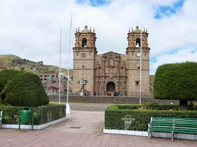 Plaza de Armas, Puno, Perú, La vuelta al mundo de Asun y Ricardo, round the world, mundoporlibre.com
