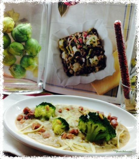 Brócoli con bechamel de queso y piñones Brócoli con bechamel de queso y piñones