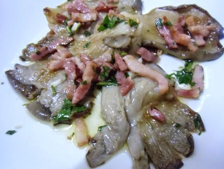 Setas al ajillo con bacon