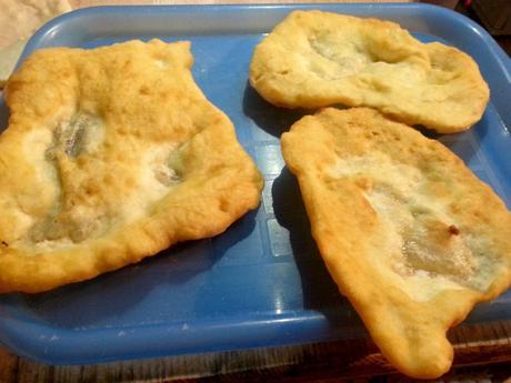 Pizzas fritas con tomate o pizzas montanare - Le Montanare montanare5