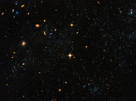 Hubble descubre cúmulos huérfanos de estrellas