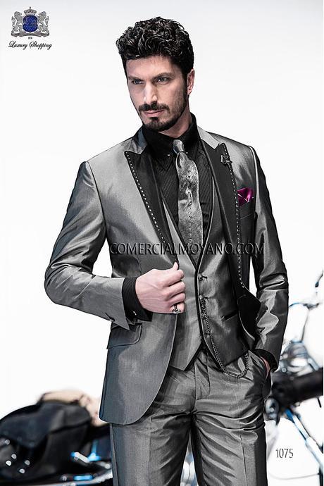 ¡El alba de una nueva era: e-commerce Ottavio Nuccio Gala! Traje de moda italiano a medida gris tres piezas en tejido algodon-seda con solapa a contraste y apliques transfer en vivos, modelo 1075 Ottavio Nuccio Gala colección Emotion 2015.