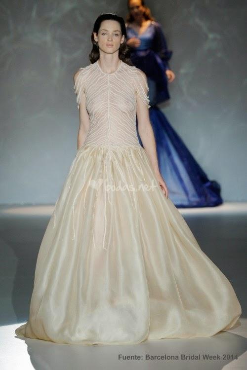 NOVIAS CON TRANSPARENCIAS