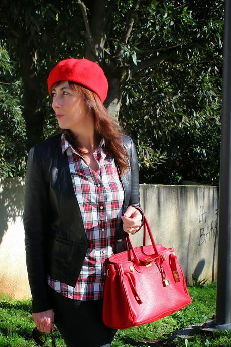 MIS LOOKS - CUADROS EN ROJO Y NEGRO