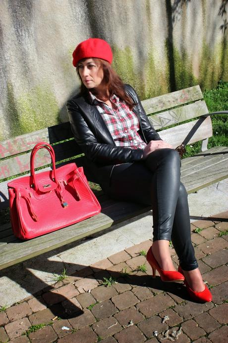 MIS LOOKS - CUADROS EN ROJO Y NEGRO