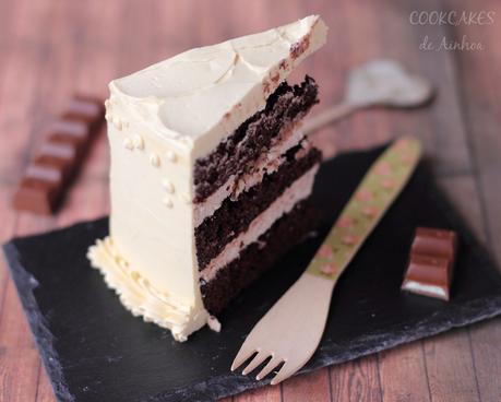 1R CUMPLE-BLOG: LAYER CAKE CHOCOLATE, KINDER Y AVELLANA + SORPRESA