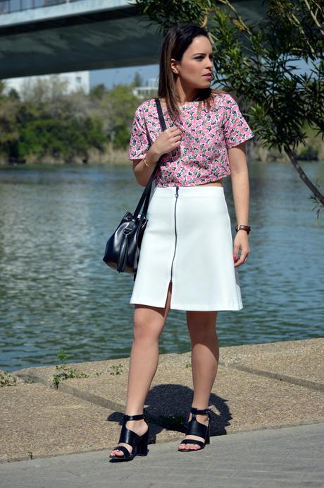 Outfit | White skirt + floral top