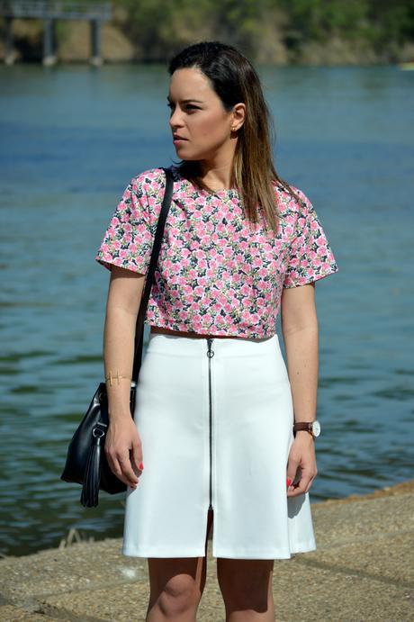 Outfit | White skirt + floral top