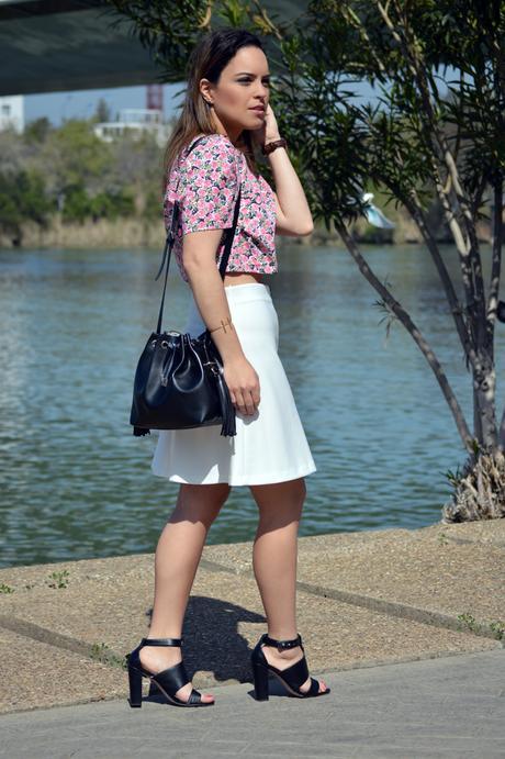 Outfit | White skirt + floral top