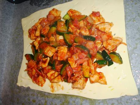 Hojaldre con relleno de calabazín y pechugas