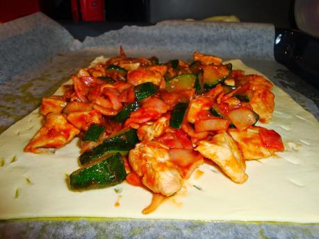 Hojaldre con relleno de calabazín y pechugas