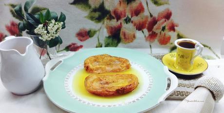 Torrijas en salsa de almíbar de naranja