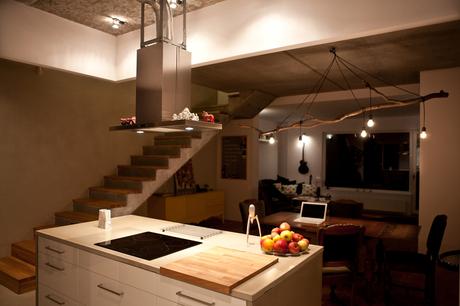 Un duplex de madera y hormigón