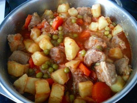 CARNE A LA JARDINERA