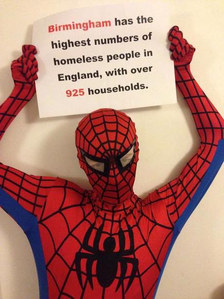 Birmingham Spider-man, el Spiderman británico que alimenta a los más desfavorecidos.