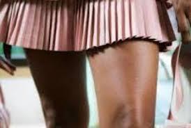 Lo que significa soñar con minifaldas. sueño con minifaldas