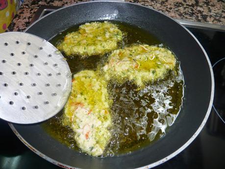 Tortillitas de calabacín y palitos de cangrejo