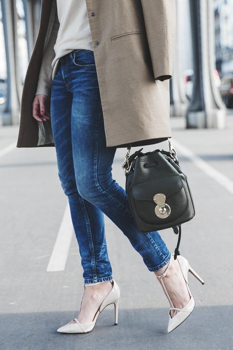 PFW-Paris_Fashion_Week-Benetton-Camel_Coat-Sweater_Scarf-Jeans-Ralph_Lauren_Bag-Street_Style-Outfit-25
