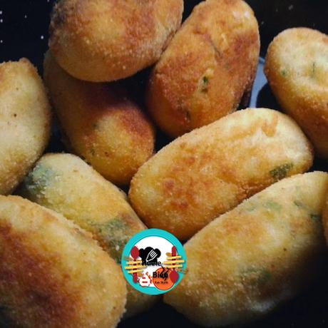 Croquetas de patatas con huevos rotos