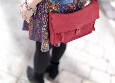 street style barbara crespo hakei flowers dress denim jacket red bag fashion blogger outfit blog de moda street style barbara crespo hakei flowers dress denim jacket red bag fashion blogger outfit blog de moda