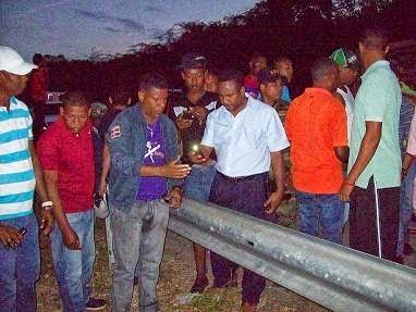 Muere motociclista en choque con árbol en Barahona.