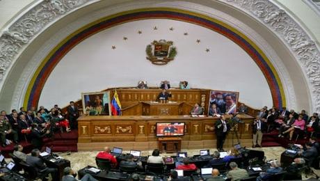 Parlamento aprueba Ley Habilitante de defensa solicitó Maduro.