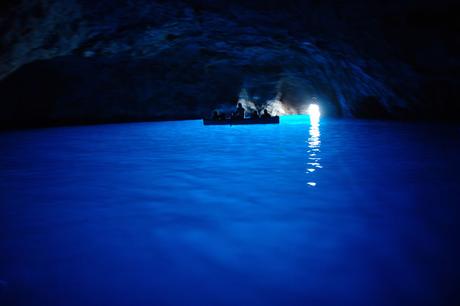 boating thru Blue Grotto
