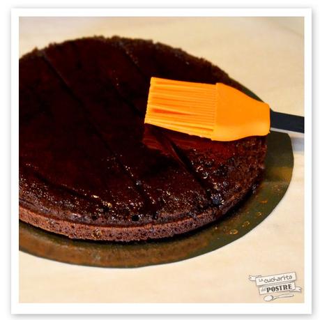 TARTA DE CHOCOLATE NEGRO Y DULCE DE LECHE / DARK CHOCOLATE AND DULCE DE LECHE LAYER CAKE