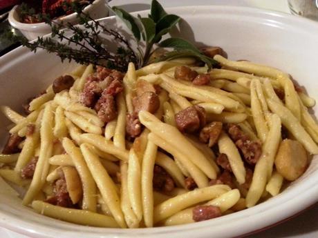 Macarrones con setas boletus o champiñones y salchichas maccheronciniboletussalchicha4