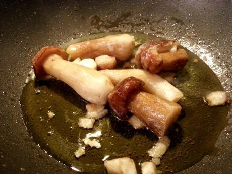 Macarrones con setas boletus o champiñones y salchichas maccheronciniboletussalchicha1