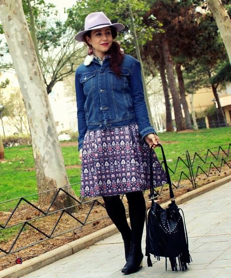 Pequeña Pluma-Small Feather- Petit Plume