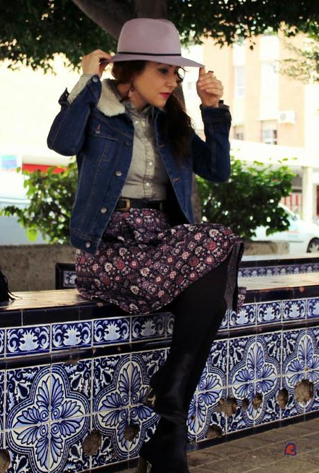 Pequeña Pluma-Small Feather- Petit Plume